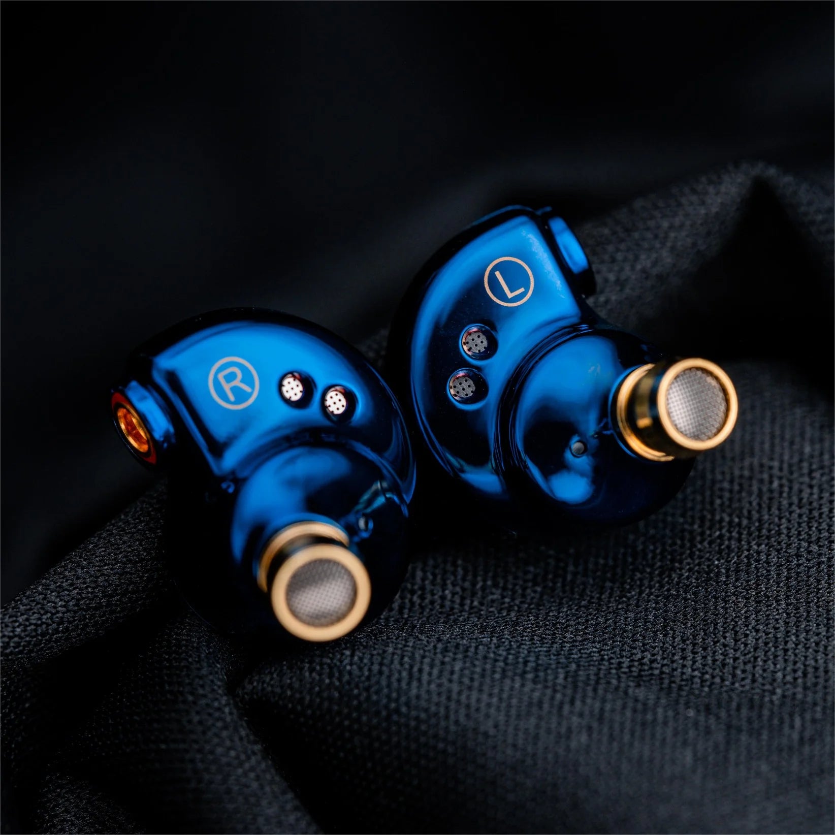 Dunu Falcon Ultra Earphone | - Gears For Ears Dunu Falcon Ultra Earphone | - Gears For Ears